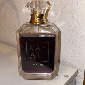 Kayali vanilla 28
